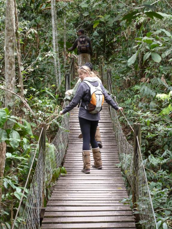 Caminhada até a caverna Aroe-Jari, na Chapada dos Guimarães, em Mato Grosso
